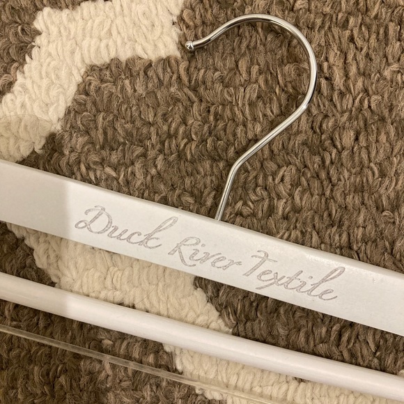 Set of 2 Curtain Hangers - White Wood - Picture 2 of 3
